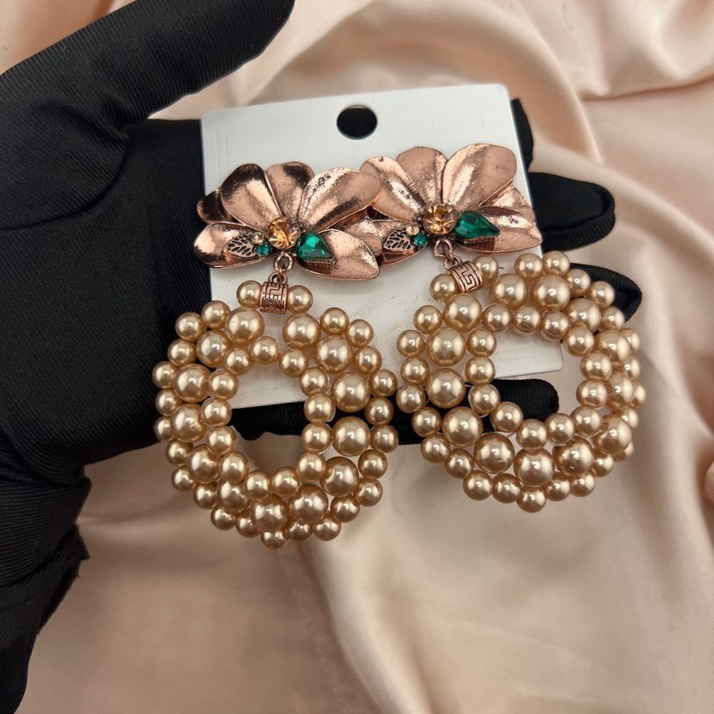 Statement Pearl Flower Earrings - Picture 7 of 8